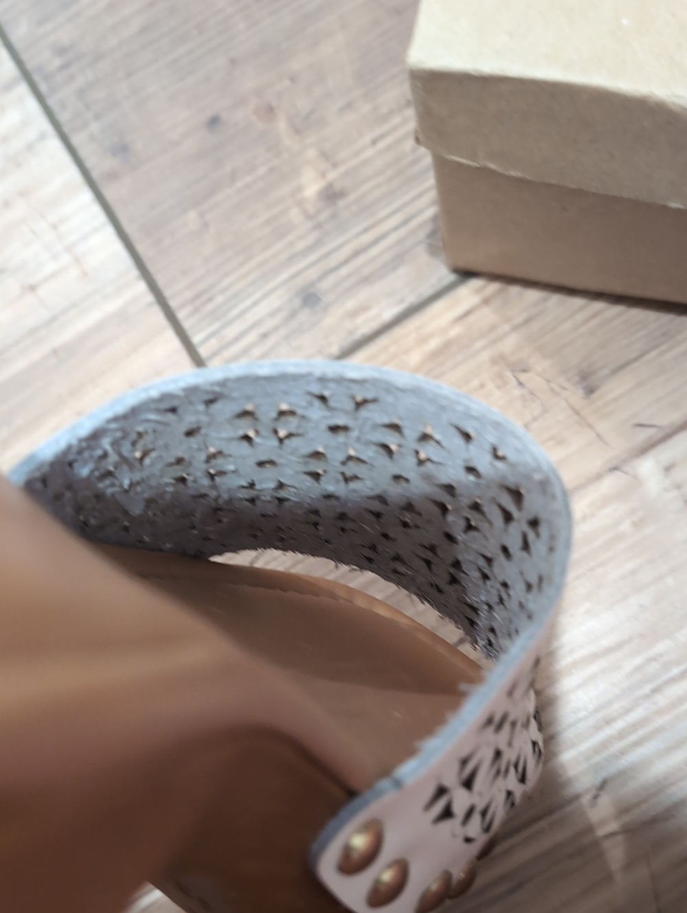 Leather Anthropologie White Laser-Cut Floral Mule Slides - Picture 5 of 5